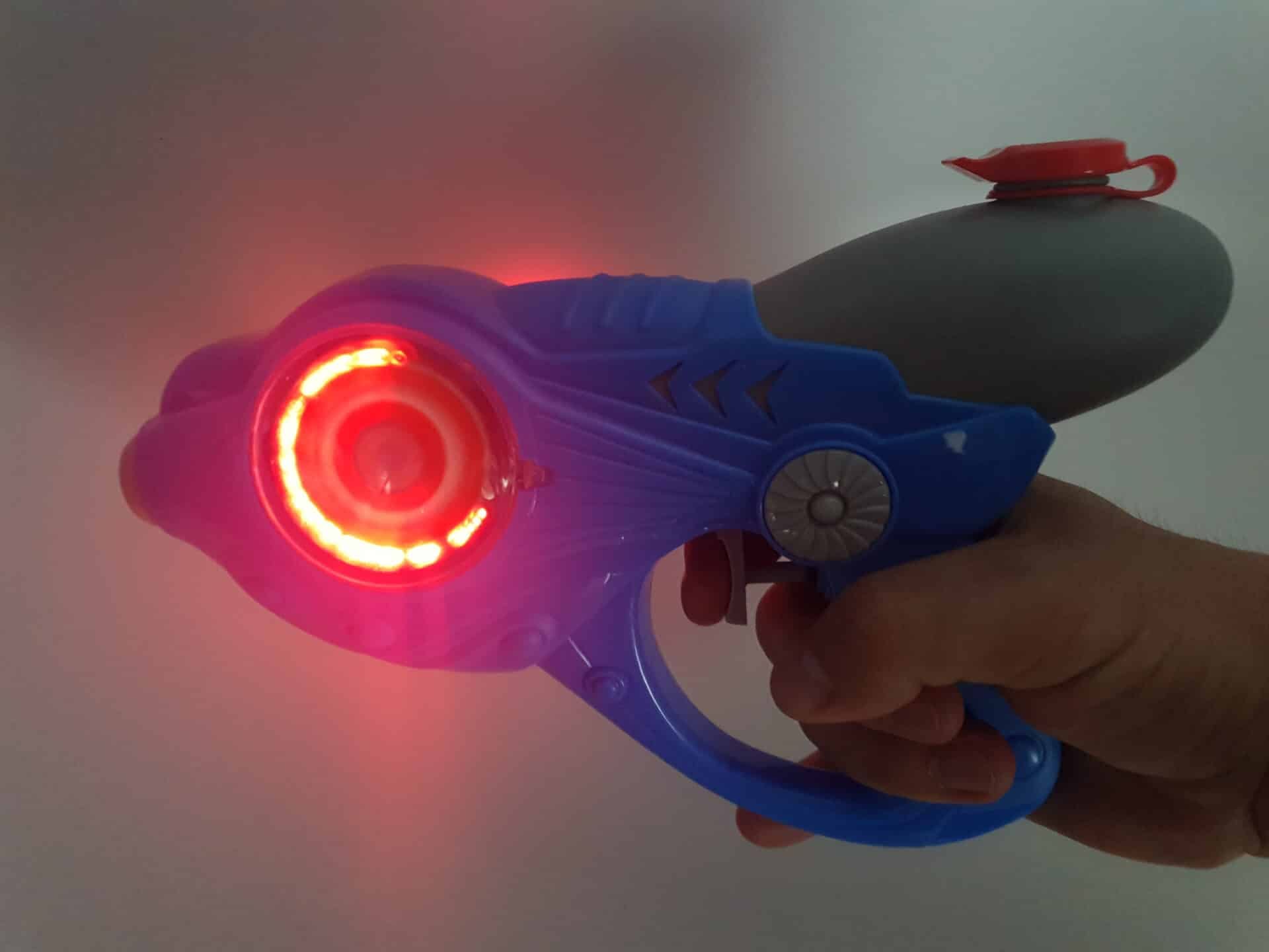 Pistol Jucarie cu Apa, cu Disc Rotativ si Lumini Interactive, Albastru Gri, 25x5x18 cm, + 3 Ani