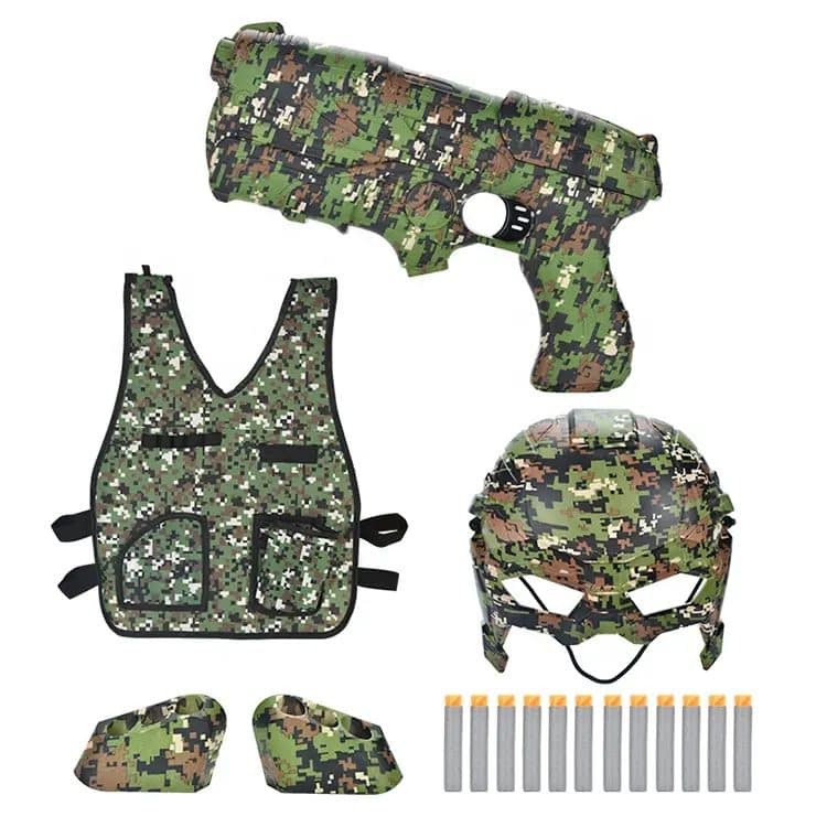 Set Pistol cu 6 Gloante de Spuma, Masca de Protectie, Vesta cu Tinta, Model Camuflaj, + 6 Ani