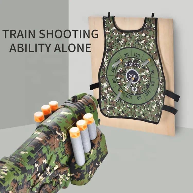 Set Pistol cu 6 Gloante de Spuma, Masca de Protectie, Vesta cu Tinta, Model Camuflaj, + 6 Ani