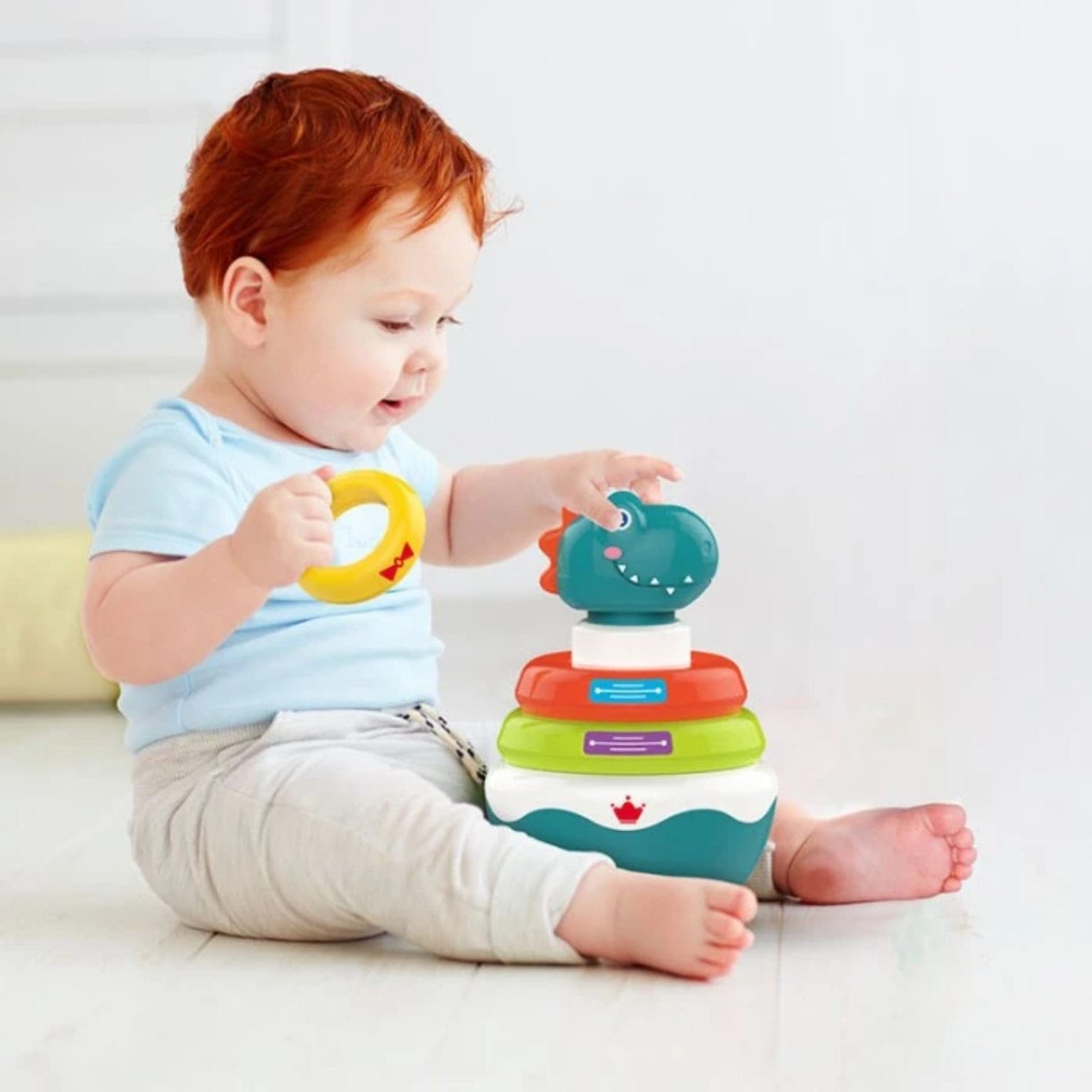 Dinozaur Hopa Mitică și Turn de Stivuit, 6+ Luni