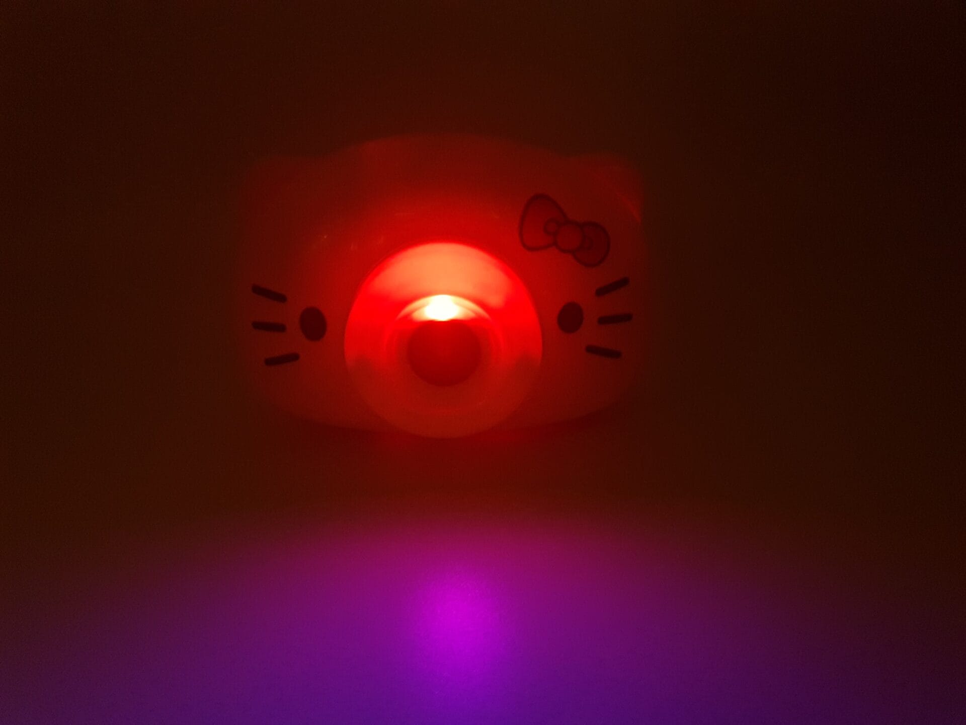 Aparat Foto Pisică Roz pentru Baloane de Săpun, Lumini și Sunete, 15×10×7 cm, Pentru Copii +3 Ani