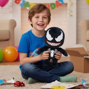 Plus Marvel Venom 33 cm, negru, figurina moale Marvel pentru joaca si colectie
